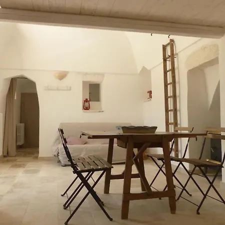 Trullo Dell'upupa * オストゥーニ