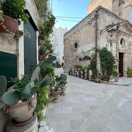 Holiday home Trullo Dell'upupa *